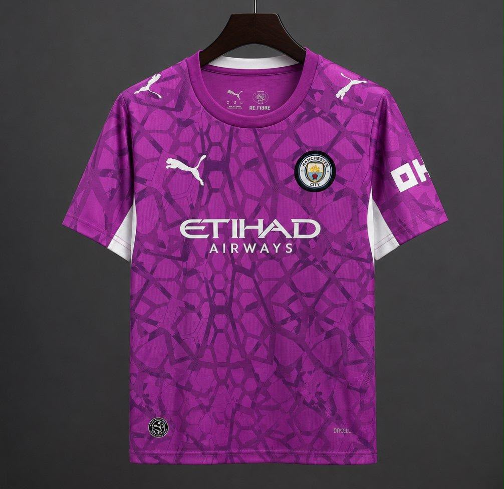 26/27 Manchester City Vibrant Green Goalkeeper Jersey With Dark Blue Geometric Pattern (Copy)