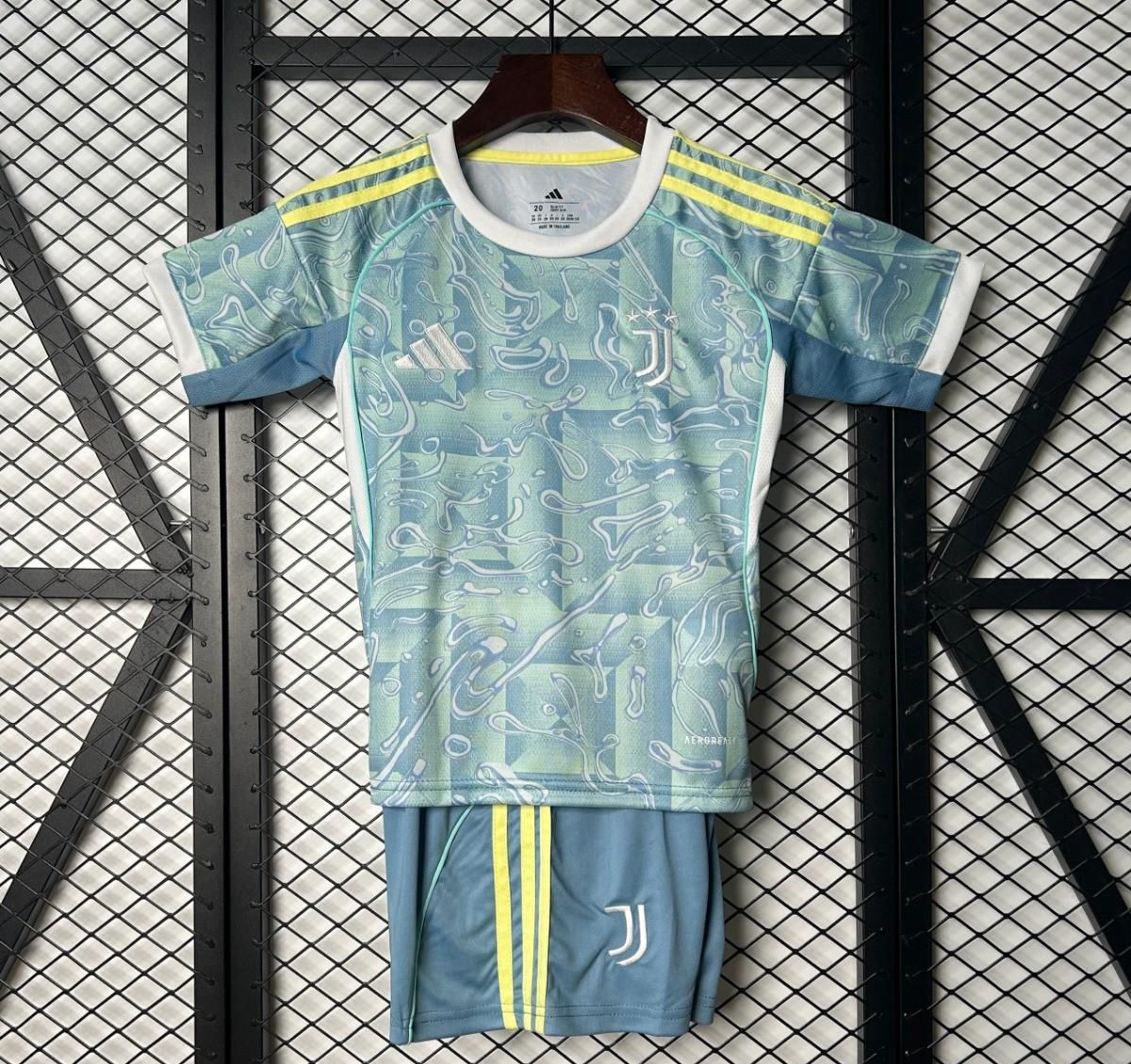 Juventus Away kids Set 2025/26
