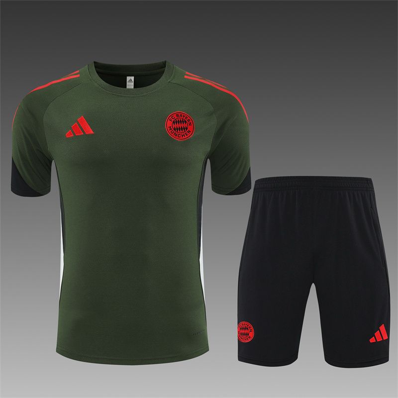 Bayern Munich Training Kids Set 2025/26